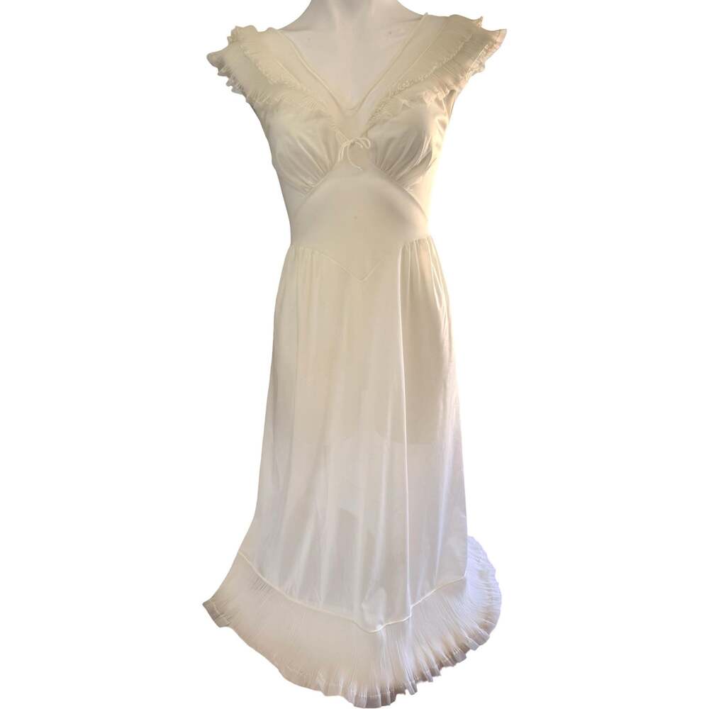 Vintage Formfit Rogers 1950s Ivory Nylon Nightgown Pleated Ruffle Bridal Small